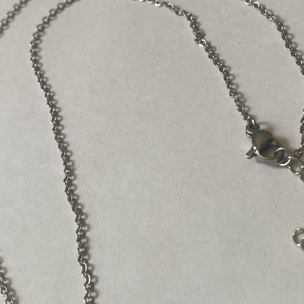 Hand of Hamsa Necklace with Multicolor Gemstones representing the 7 chakras - Picture 4 of 5